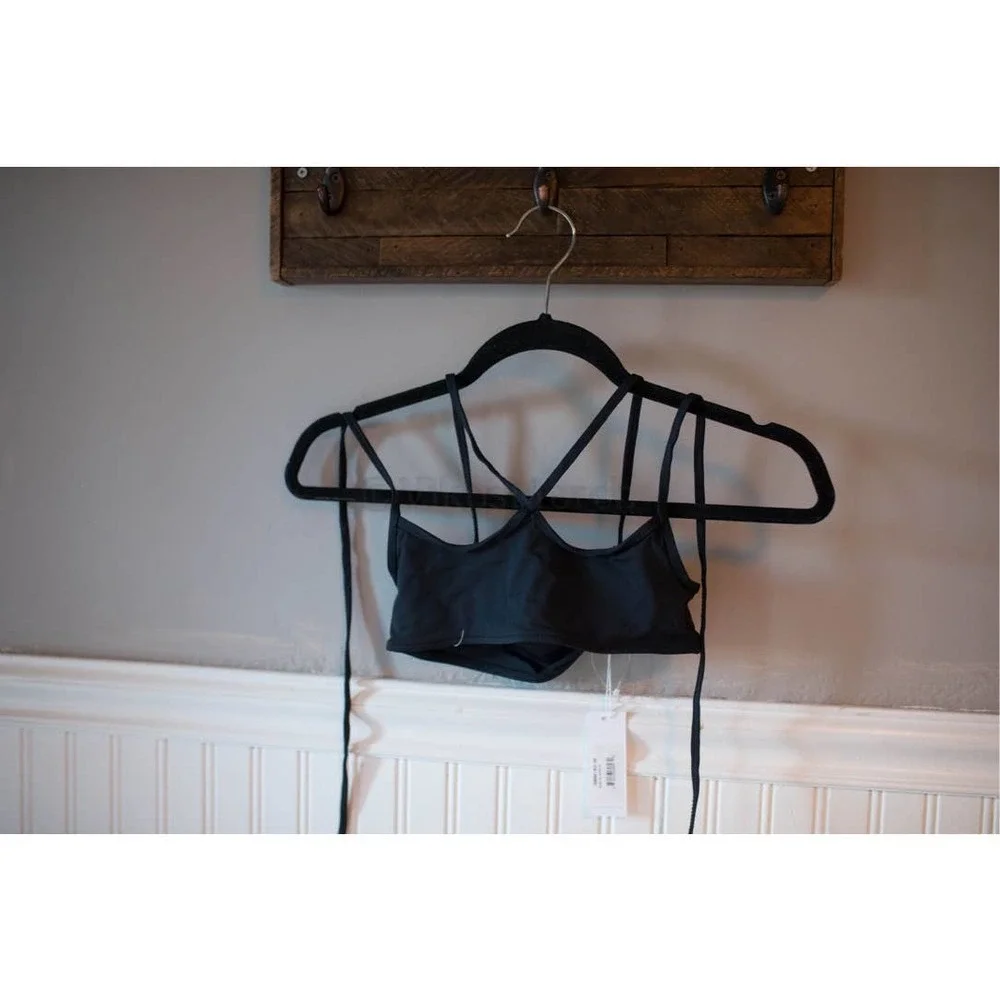 Frankie’s Bikinis Aleisha Bikini Top Black XS NEW